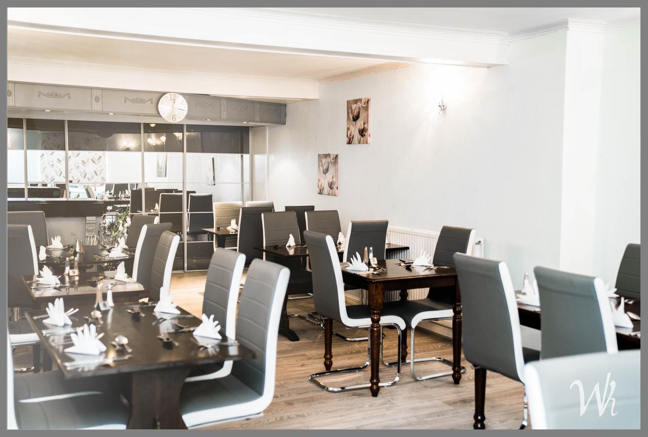 White Horse Hotel Strichen Bagian luar foto